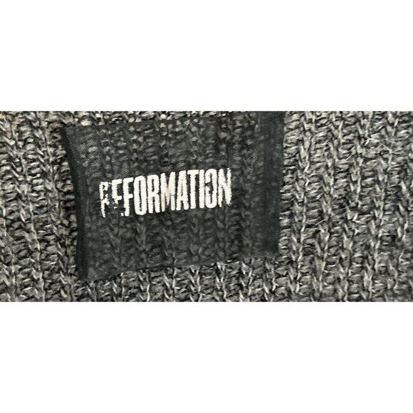 Reformation 100% Alpaca Gray Knit V-Neck Long Sleeve Sweater Size XSmall - Picture 5 of 10